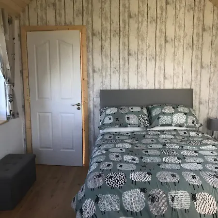 Διαμέρισμα The Snuggly Sheep Shepherd Hut & Sauna Farm