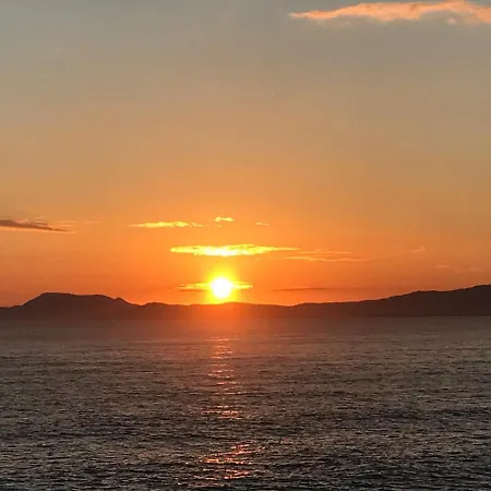 The Snuggly Sheep Shepherd Hut Campview Farm