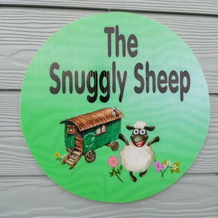 The Snuggly Sheep Shepherd Hut Campview Farm * Ballyshannon