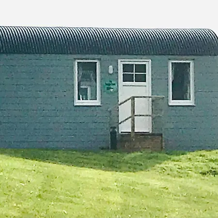 The Snuggly Sheep Shepherd Hut Campview Farm شقة *