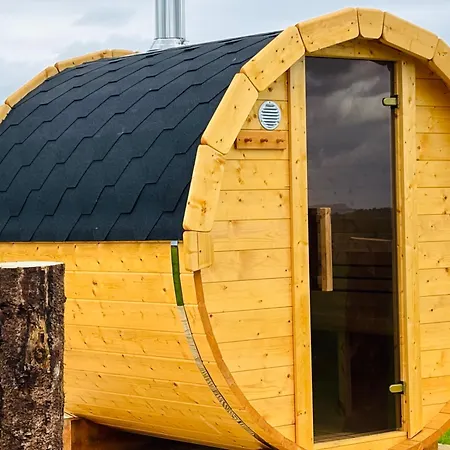 Lägenhet The Snuggly Sheep Shepherd Hut & Sauna Farm *