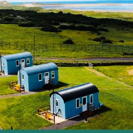 The Snuggly Sheep Shepherd Hut & Sauna Farm * Ballyshannon