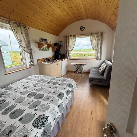 Διαμέρισμα The Snuggly Sheep Shepherd Hut & Sauna Farm Ballyshannon