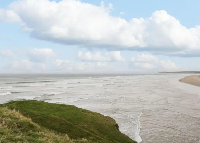 The Snuggly Sheep Shepherd Hut Campview Farm 公寓