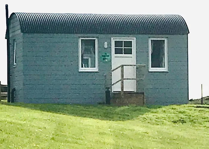 The Snuggly Sheep Shepherd Hut Campview Farm 公寓 *